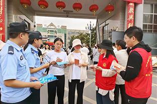 再现逆天失误？铃木彩艳比甲摘高空球脱手，助对手打入制胜进球